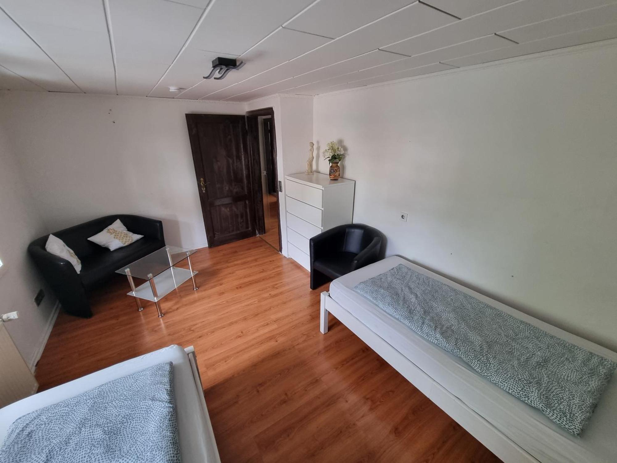 Apartment Ferienwohnung/monteurwohnung Im Herzen Von *